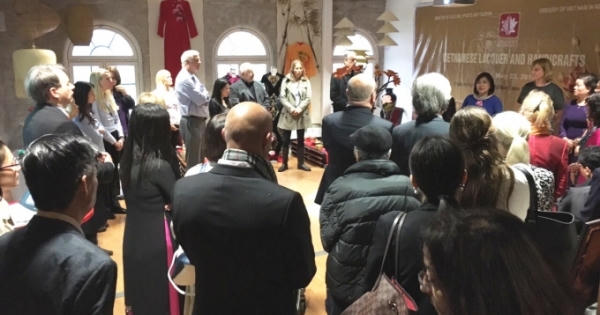 Giới thiệu nghệ thuật sơn mài và thủ công mỹ nghệ Việt Nam tại Oslo Giới thiệu nghệ thuật sơn mài và thủ công mỹ nghệ Việt Nam tại Oslo