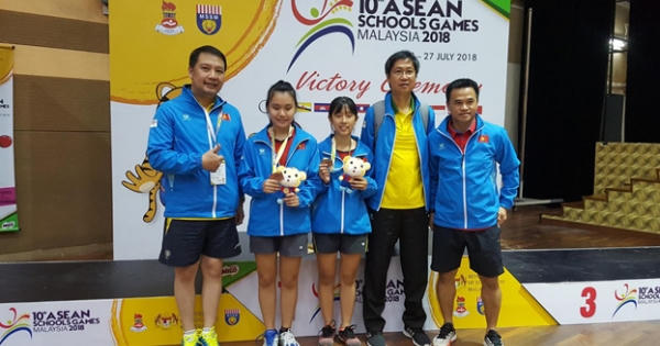 HLV bóng bàn Hồ Thiện Vinh và những huy chương vàng của người thầy thầm lặng HLV bóng bàn Hồ Thiện Vinh và những huy chương vàng của người thầy thầm lặng