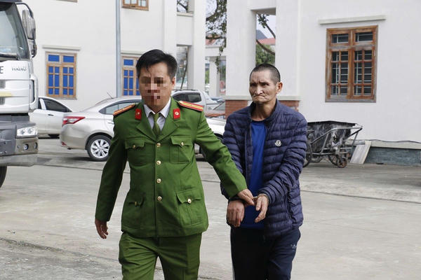 Sau hơn 20 năm lẩn trốn tại Lào, đối tượng truy nã bị bắt Sau hơn 20 năm lẩn trốn tại Lào, đối tượng truy nã bị bắt