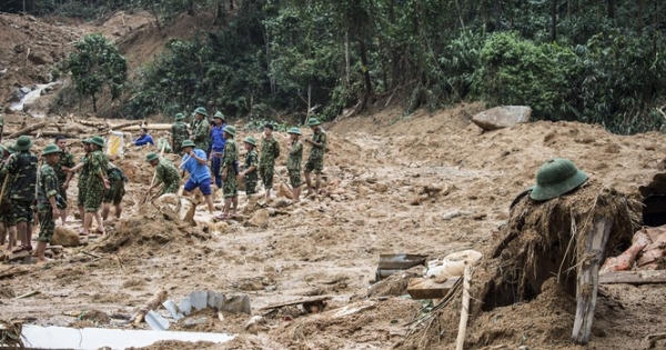 Vụ sạt lở ở thủy điện Rào Trăng 3: Quặn lòng tìm đồng đội
