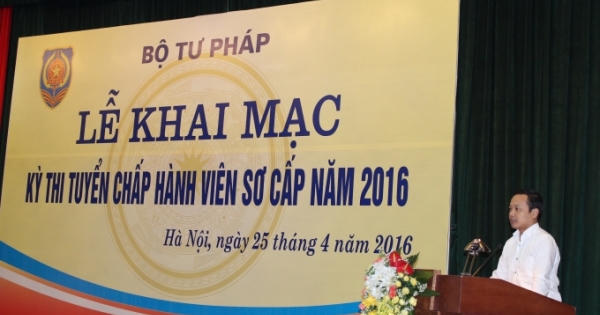 Khai mạc kỳ thi tuyển Chấp hành viên sơ cấp năm 2016