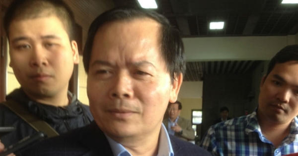 Chi 128 tỉ nạo vét bùn hồ Tây: Bí thư quận 'phản pháo' Chủ tịch Hà Nội