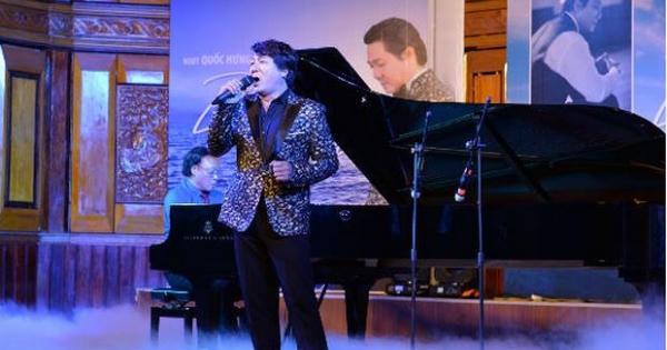 NSƯT Quốc Hưng thổn thức khi hát về biển NSƯT Quốc Hưng thổn thức khi hát về biển