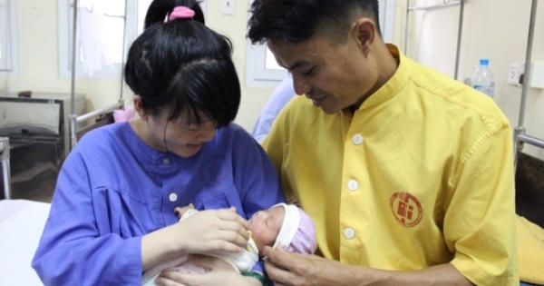 Cứu sống sản phụ mang thai trong và ngoài tử cung hiếm gặp