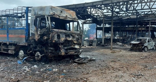 Tiếp nhận điều trị, cách ly 4 người bị thương trong vụ nổ xe ở Lào Tiếp nhận điều trị, cách ly 4 người bị thương trong vụ nổ xe ở Lào