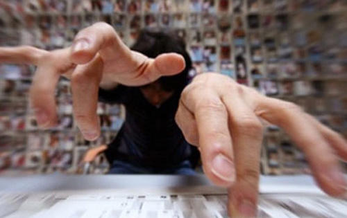 Làm cách nào để 'trói' những 'anh hùng bàn phím'?