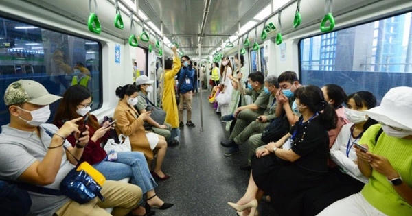 Gần 25.700 người đi tàu đường sắt Cát Linh-Hà Đông trong ngày đầu khai thác