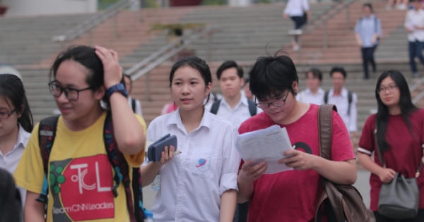 Vượt qua thử thách Toán, Văn một cách ngoạn mục thí sinh tự tin với bài thi tổ hợp