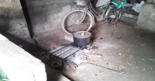 Đổ thuốc diệt chuột vào nồi canh để trả thù
