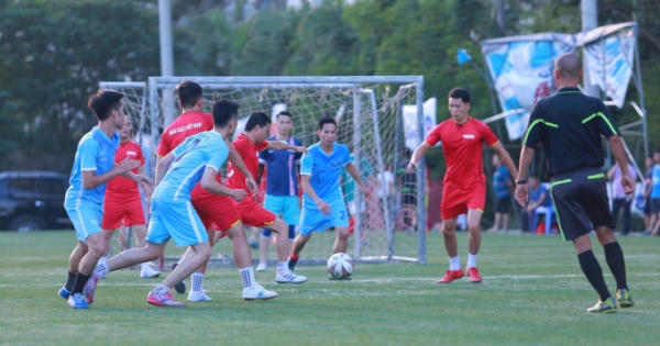 Chiến thắng "2 sao" trước Giáo dục & thời đại, đội Pháp luật Việt Nam lọt vào bán kết Press cup 2018