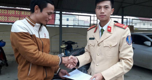 Bị CSGT kiểm tra, nam thanh niên bỏ lại xe máy tháo chạy trong đêm