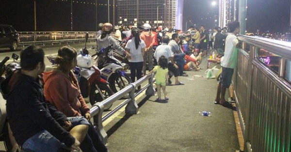 Đà Nẵng: Bỏ xe ô tô trên cầu rồi nhảy xuống sông tự tử