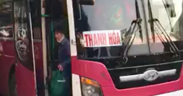 Xe 45 chỗ “nhồi nhét” 104 người từ Thanh Hóa về Hà Nội sau nghỉ lễ