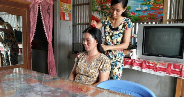 Kiên Giang: Cha bỏ đi, mẹ mù lòa, nữ sinh học giỏi “ngập ngừng” trước ước mơ trở thành cô giáo