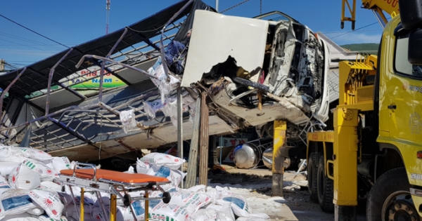 Nóng: Xe tải mất lái tông hàng loạt phương tiện khiến 4 người tử vong tại tỉnh Lâm Đồng