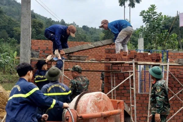 Chiến dịch Quang Trung: Người dân Măng Ri vui mừng đón Tết trong những ngôi nhà mới