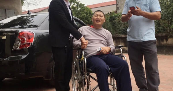 Phía sau những chuyến xe 0 đồng lúc nửa đêm của tài xế taxi