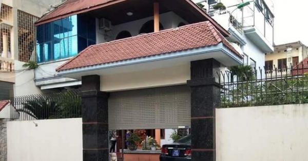 Bí thư Thành ủy TP Thanh Hóa mượn xe biển xanh của doanh nghiệp?