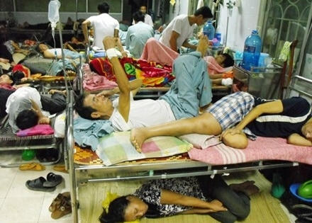 Chỉ thị không để bệnh nhân nằm ghép quá 48 giờ: Khó khả thi vì lượng bệnh nhân luôn quá tải