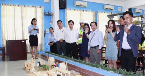 Trường Trung cấp Kinh tế - Kỹ thuật Nguyễn Hữu Cảnh nâng cao chất lượng đào tạo Trường Trung cấp Kinh tế - Kỹ thuật Nguyễn Hữu Cảnh nâng cao chất lượng đào tạo
