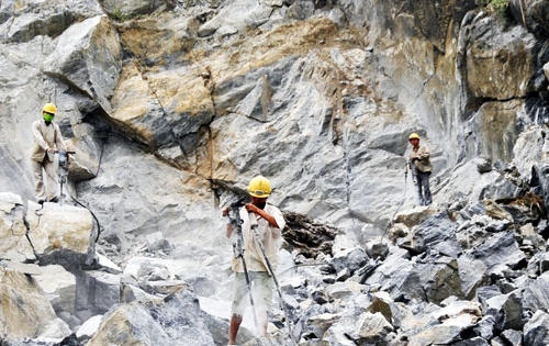 Hòa Bình: Chết người ở mỏ đá và sự thờ ơ của địa phương