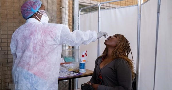 Nghiên cứu mới: Omicron làm tăng tỷ lệ tái nhiễm virus SARS-CoV-2