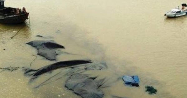 Tai nạn liên hoàn trên biển, một xà lan chở hơn 1.000 tấn than bị chìm