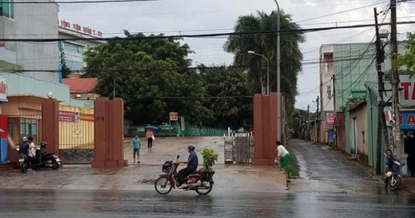Giải cứu thiếu nữ khỏi nhóm thanh niên trêu ghẹo, trung tá công an bị chém trọng thương Giải cứu thiếu nữ khỏi nhóm thanh niên trêu ghẹo, trung tá công an bị chém trọng thương