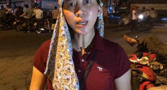 Điều tra vụ 'bảo kê' tại chợ Long Biên, hai phóng viên bị dọa giết Điều tra vụ 'bảo kê' tại chợ Long Biên, hai phóng viên bị dọa giết