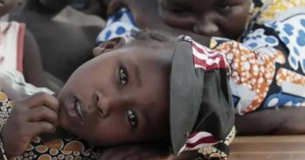 Hơn 80 học sinh và 5 giáo viên bị bắt cóc ở trường học tại Nigeria Hơn 80 học sinh và 5 giáo viên bị bắt cóc ở trường học tại Nigeria