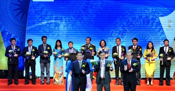 Thương hiệu quốc gia Việt Nam 2016 vinh danh 88 doanh nghiệp tiêu biểu Thương hiệu quốc gia Việt Nam 2016 vinh danh 88 doanh nghiệp tiêu biểu