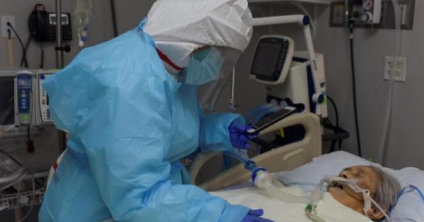 COVID-19: Mỹ thiết lập kỷ lục hơn 200.000 ca nhiễm mới/ngày