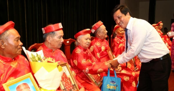 Tổ chức mừng thọ và chăm sóc sức khỏe cho 1000 người cao tuổi Tổ chức mừng thọ và chăm sóc sức khỏe cho 1000 người cao tuổi