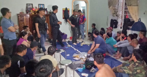 Triệt phá sới bạc quy mô lớn ở Đắk Lắk, thu giữ hàng trăm triệu đồng
