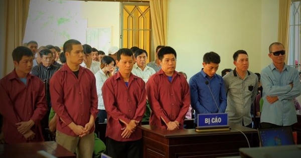 Đồng Nai: 2 băng nhóm nổ súng, hỗn chiến trên đường lĩnh án
