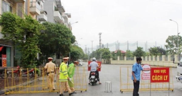 Tụ tập uống rượu trong tâm dịch, 5 người bị phạt 200 triệu đồng Tụ tập uống rượu trong tâm dịch, 5 người bị phạt 200 triệu đồng