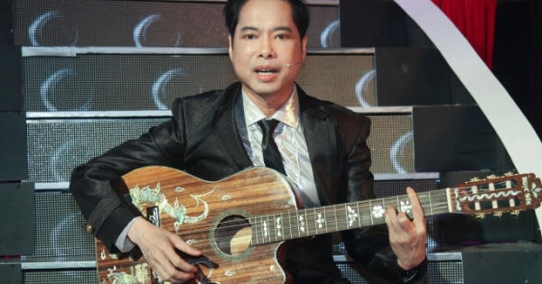 Danh ca Ngọc Sơn không dám… “đập vỡ cây đàn”