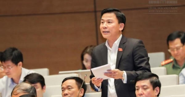 Rừng bị tàn phá minh chứng cho tình trạng 'trên nóng, dưới lạnh'