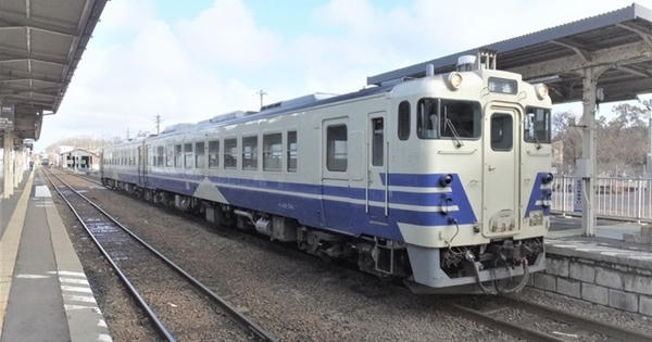 Nhập 37 toa tàu cũ: Hiện đại hóa ngành đường sắt bằng... hàng loại?