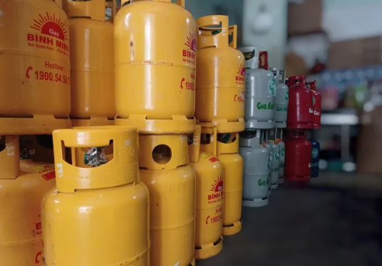 "Chóng mặt" vì giá gas: 3 lần tăng trong 12 ngày, cán mốc hơn nửa triệu đồng mỗi bình