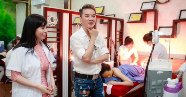 Bận rộn với liveshow 12 tỷ, Mr Đàm vẫn chịu khó đi spa