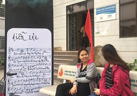 Sinh viên trường Đại học Văn hóa hào hứng đêm nhạc Khánh Ly