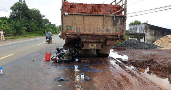 Gia Lai: Bất cẩn, cô gái tử vong ngay sau khi đâm vào xe tải đỗ bên đường
