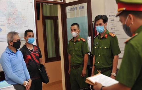 Truy tố 12 bị can sai phạm về đấu thầu thuốc, chiếm đoạt 2 tỷ đồng
