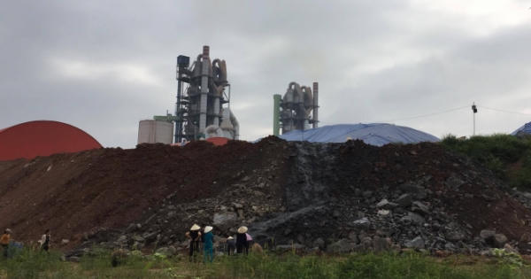 Dân kêu trời vì bị “hành hạ” khi sống cạnh nhà máy xi măng Sông Lam