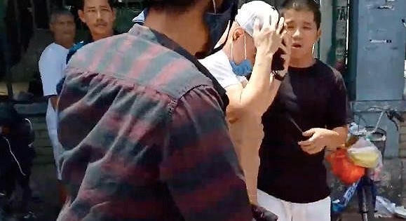 Diễn viên hài bị hành hung khi đi từ thiện