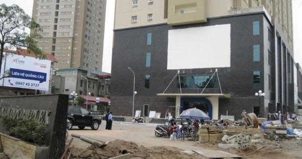 Chung cư tiền tỷ tại Hà Nội nứt hầm, xây dựng sai phép?