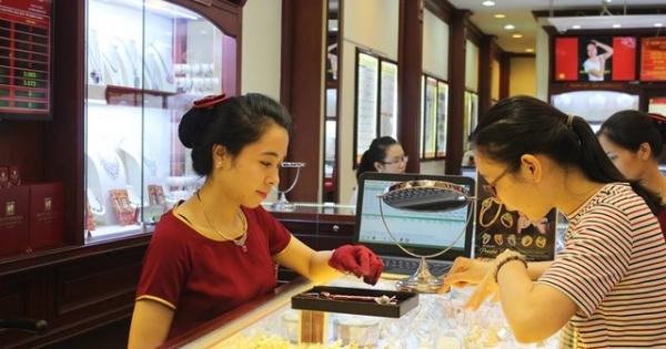 Giá vàng ngày 13/4: Tiếp tục tăng 190 nghìn đồng/lượng