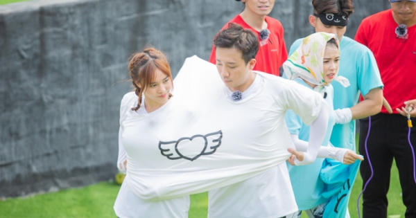 Mặc cùng áo trái tim, cặp đôi Trấn Thành và Ninh Dương Lan Ngọc tiếp tục “yêu nhau” trong Chạy Đi Chờ Chi?