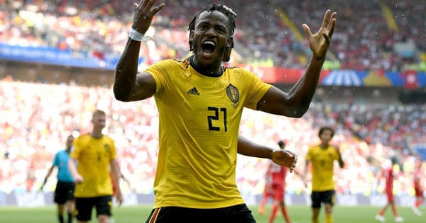 Cầu thủ dự bị "nhọ" nhất World Cup 2018 đã "nổ súng"